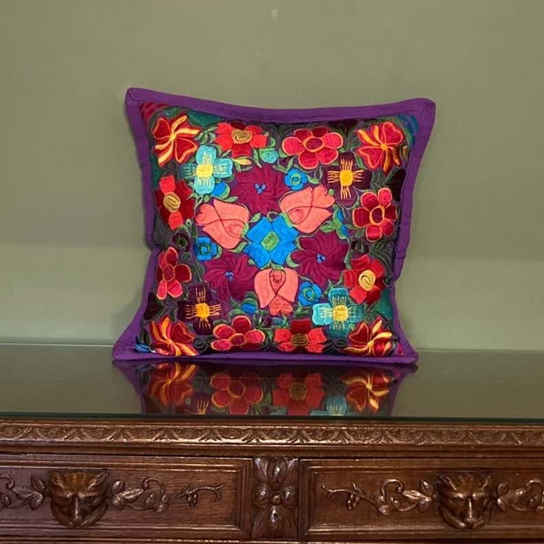 Meksika çiçek işlemeli yastık/mor resmi