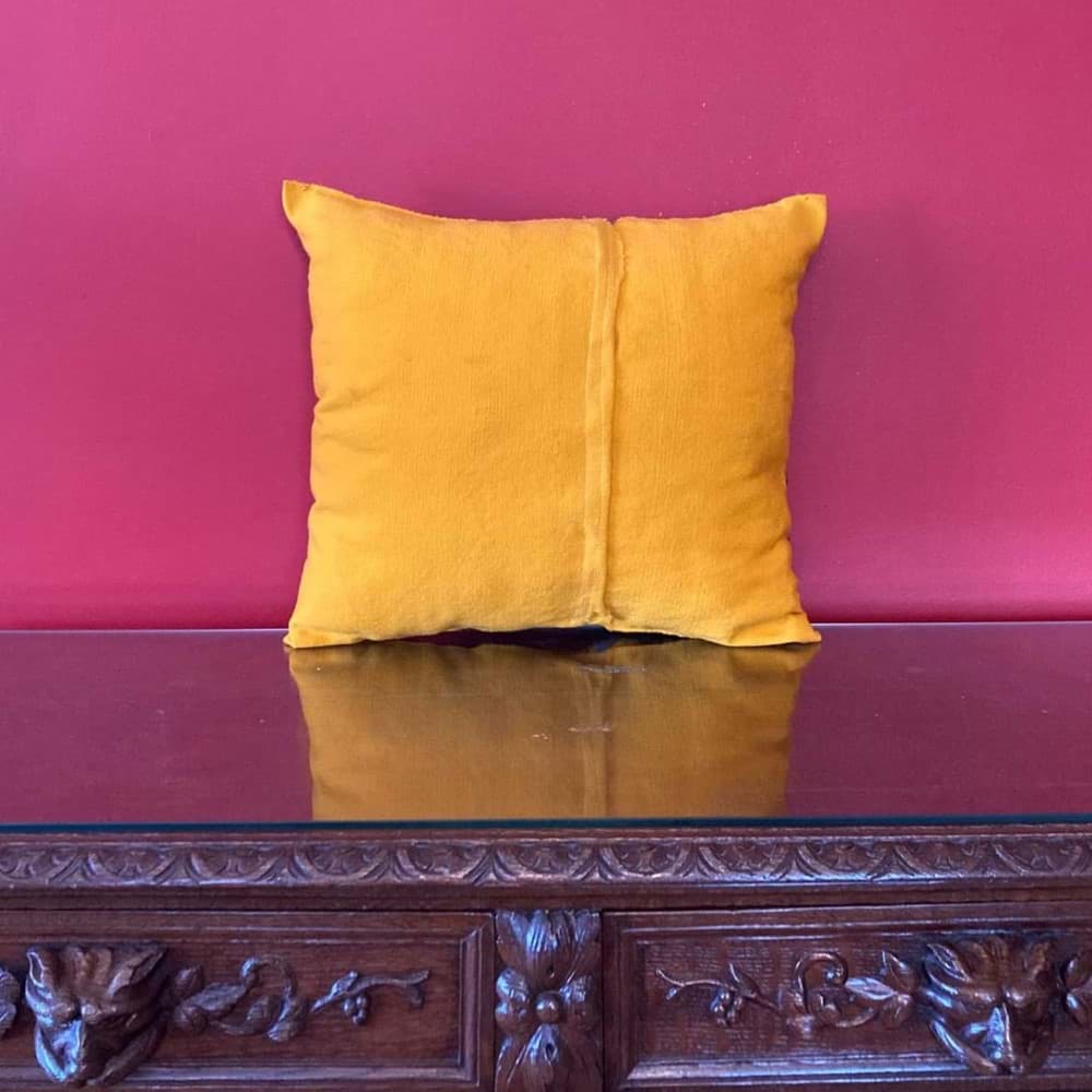 Meksika/Sarı el dokuma kumaş üzeri,el işlemesi yastık resmi